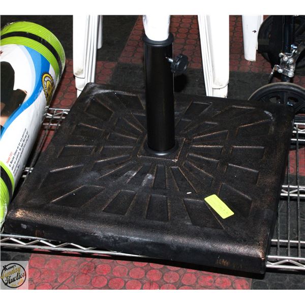 PATIO UMBRELLA STAND HEAVY APPROX 50 LBS