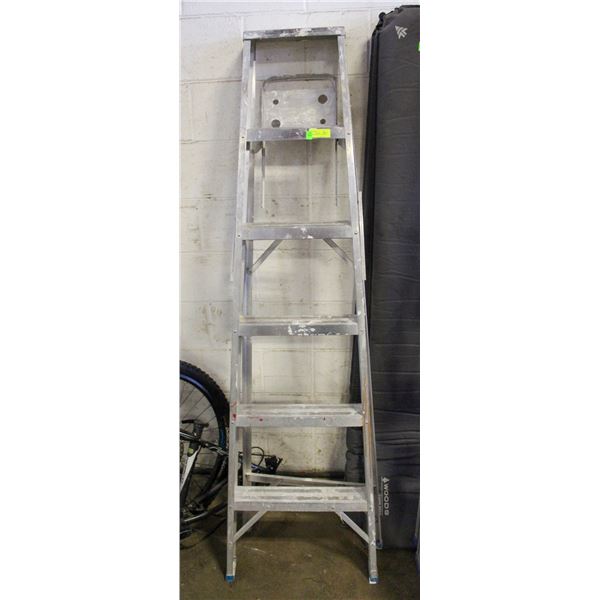 ALUMINUM PAINTERS LADDER 6FT