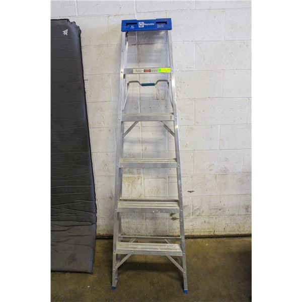 6 FOOT ALUMINUM LADDER