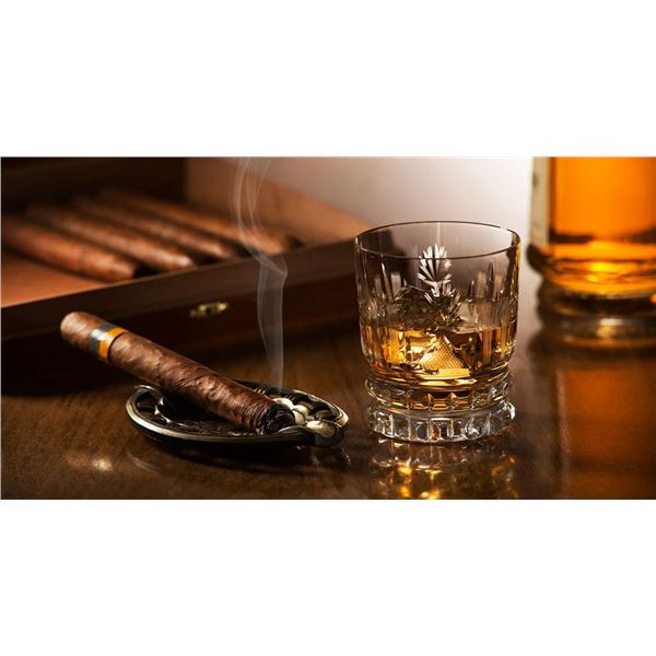 IN ROOM ONLY BIDDING: William Henry/Pappy Van Winkle Connoisseur's Set