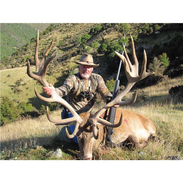 SOUTH PACIFIC SAFARI: 5-Day Red Stag FEW Hunt for One Hunter in New Zealand - Includes Trophy Fee