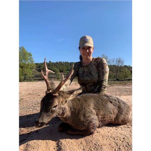 HUNT TRIP SPAIN: 5-Day Roe Hunt for Two Hunters and Two NHs in Spain - Includes Trophy Fees & Tours