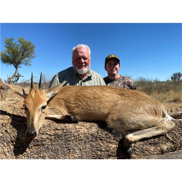 DE KLERK: 7-Day Plains Game Safari for Four Hunters in S Africa - Includes Trophy Fees & Taxidermy