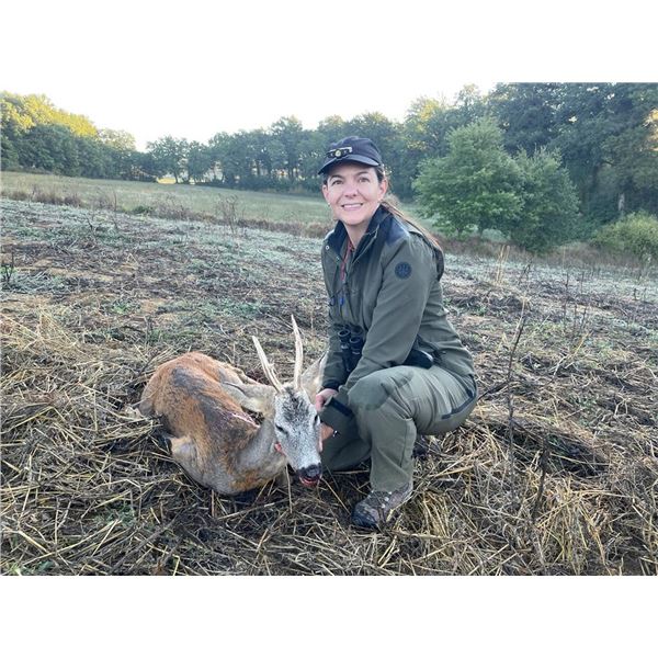 ITALIAN SAFARI: 5-Day Roe Hunt for Two Hunters and 2 NHs in Italy - Includes Trophy Fees and More!