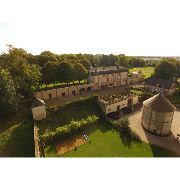 HUNT TRIP FRANCE: 5-Day Big Game Hunt for Two Hunters and Two NHs in France - Includes Trophy Fees