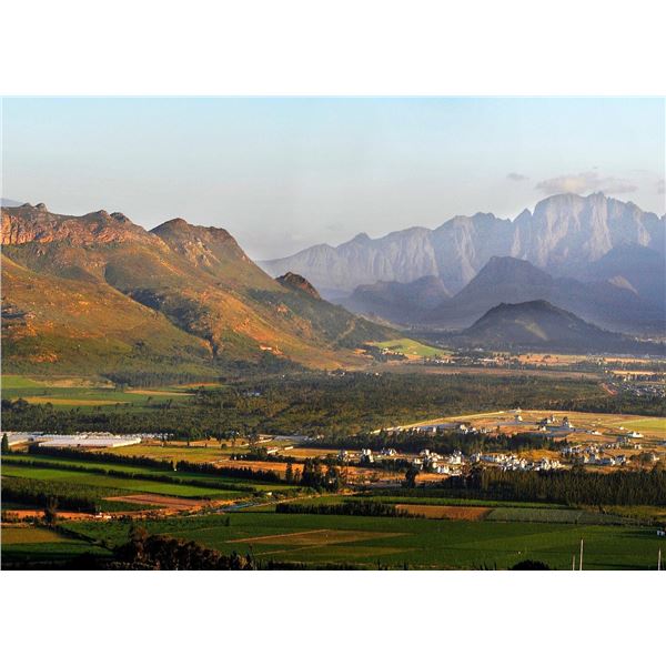 CAPE TOWN HUNTING: 2-Day/2-Night Cape Town Tour and Waterfront Accommodations