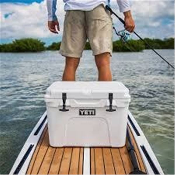 Yeti Tundra 35 Cooler White