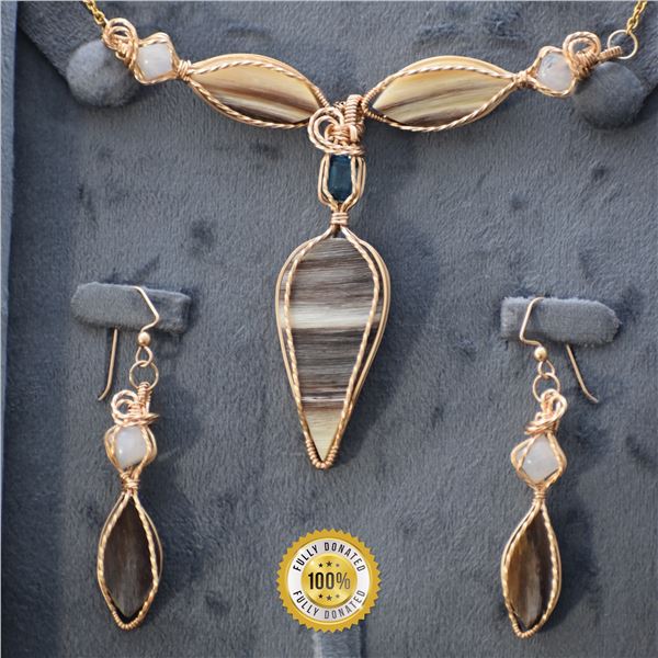 CUSTOM DESIGNED WILD SHEEP HORN W/LONDON BLUE TOPAZ AND RAINBOW MOONSTONE JEWELRY SET