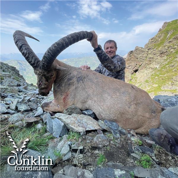 7-DAY WEST CAUCASIAN TUR HUNT FOR 1 HUNTER AND 1 NON-HUNTER