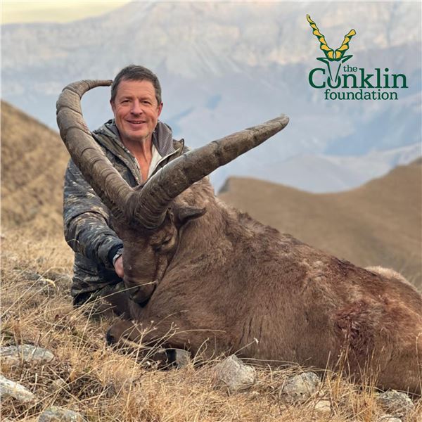 7-DAY MID-CAUCASIAN TUR HUNT FOR 1 HUNTER AND 1 NON-HUNTER