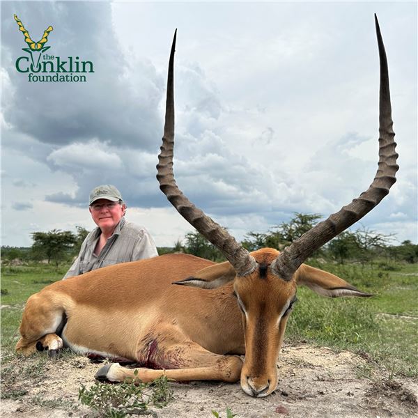 7-DAY TROPHY HUNT FOR 1 UGANDA KOB WITH NILE RIVER FISHING TRIP FOR 1 HUNTER & 1 NON-HUNTER