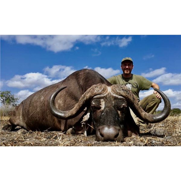 GAME TRACKERS AFRICA ROCKWOOD CONSERVATION: 7-Day Cape Buffalo & Plains Game Safari for One Hunter i