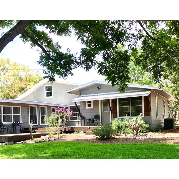 CEDAR EATERS OF TEXAS: 2-Day Getaway on the Guadalupe River in Comfort, TX for Up to Seven People