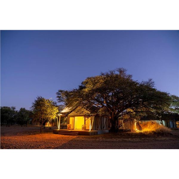SOMERBY SAFARIS: 7-Day Plains Game Safari for Two