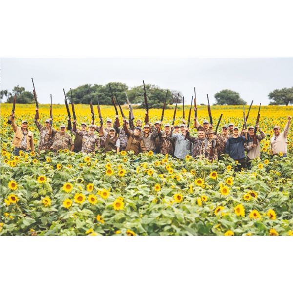 HYH OUTFITTERS: Dove and Pigeon Hunting for 4 People in Cordoba, Argentina