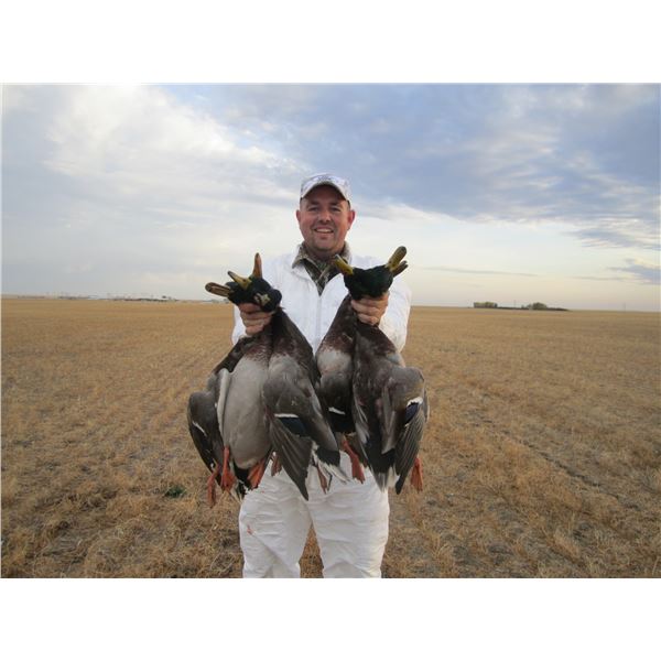 HIGHLAND OUTFITTERS SASKATCHEWAN: 3-Day Canadian Waterfowl Hunt for Two Hunters