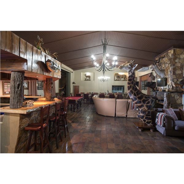 CHEETAH SAFARIS: 5-Day Hunt for up to 12 Hunters on a Private South Africa 11,000-Acre Reserve