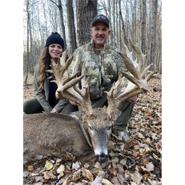 3-day Michigan Northeastern Whitetail Deer (up to 250") hunt for One hunter and One Non-Hunter