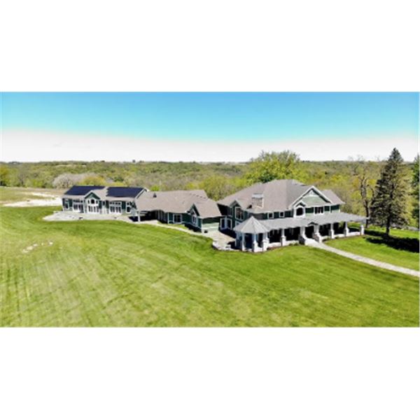 3 day Wisconsin Red Deer up to 300 SCI Hunt for One Hunter and One Non Hunter