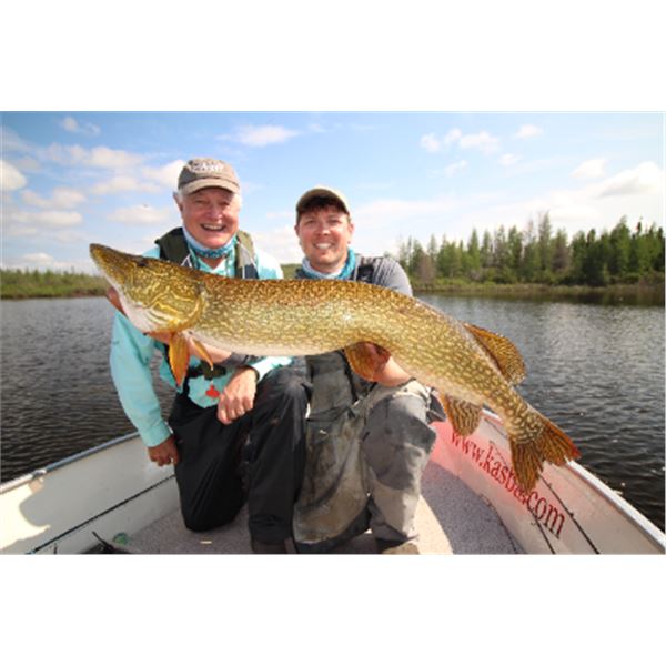 4-day Northwest Territories Lake Trout, Arctic Grayling and Northern Pike Fishing Trip for Two Angle