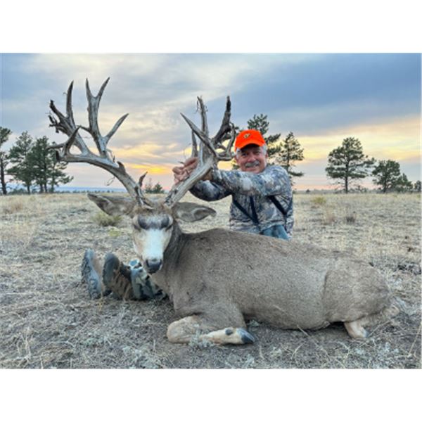 3-day South Dakota Mule Deer and Whitetail Deer Hunt for One Hunter and One Non-hunter