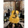 Image 1 : Faith Hill Hand Signed Acoustic Guitar