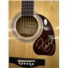 Image 3 : Faith Hill Hand Signed Acoustic Guitar