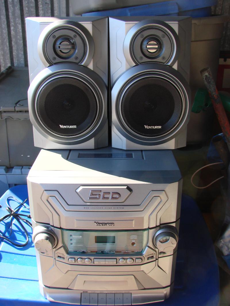 Venturer 5 CD Changer w/2 Speakers