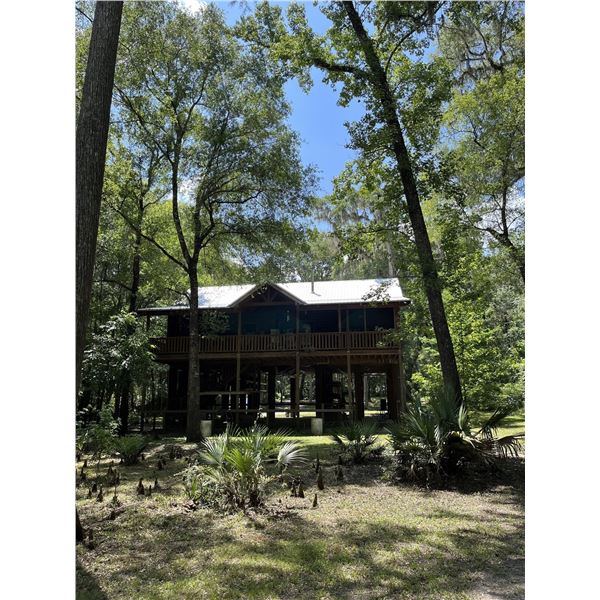 Riverfront Family Treehouse Getaway — High Springs, Florida