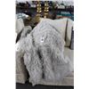 Image 1 : Approx.  5'  X  8'  Fur Shag Area Rug
