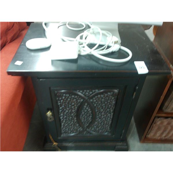 Mahogany Queen Anne End Table
