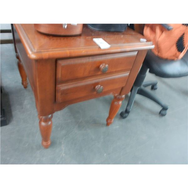 Burl End Table w/Drawer