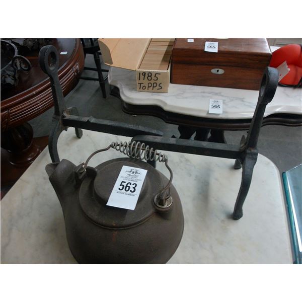 Cast Pot, End Irons