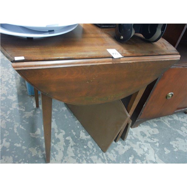 Mahogany Drop Leaf Table w/Pads