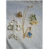 Image 12 : Vintage Costume Jewelry A