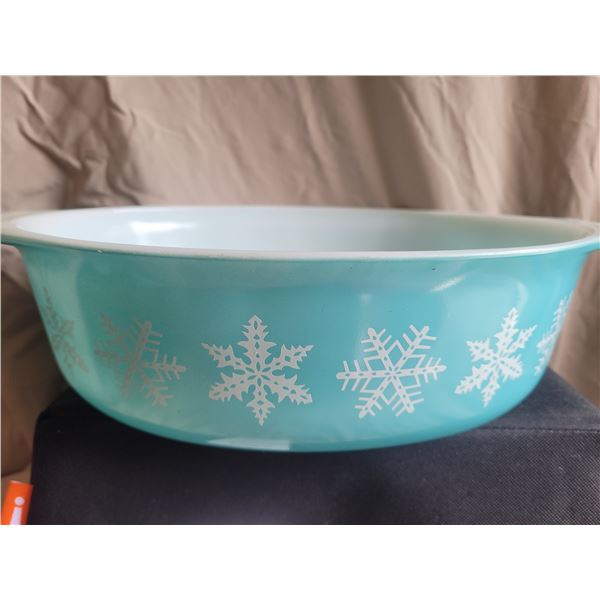 Vintage Pyrex Turquoise Snowflake A