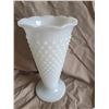 Image 5 : Fenton Hobnail Milk Glass A