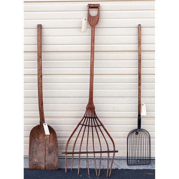 Vintage Wooden Utility Tools (3) [189688]
