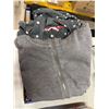 Image 1 : Clothing size medium