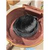 Image 2 : Vintage hat, box and hat