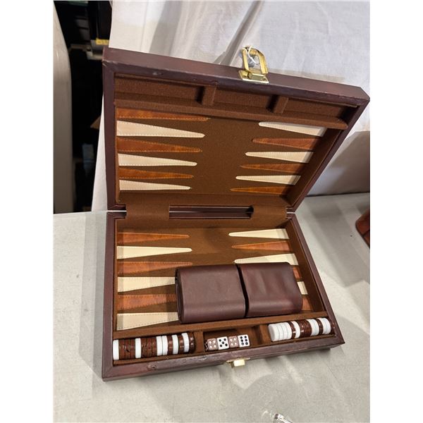 Travel backgammon game