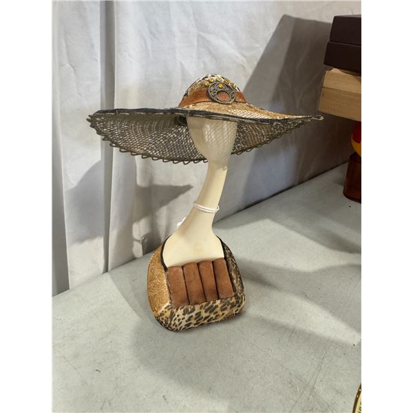 Vintage lady ring holder