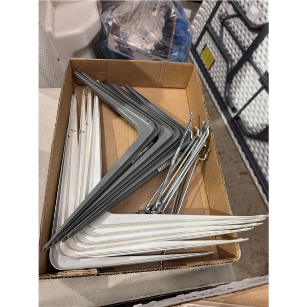 Shelf brackets