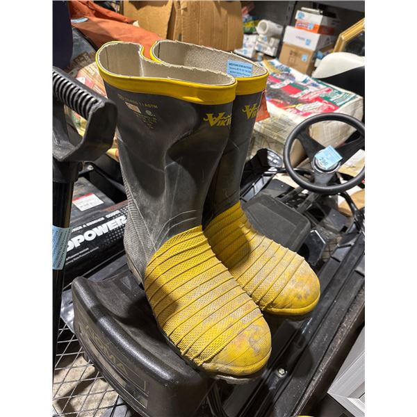Viking steel Toed size 12