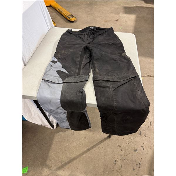 Fox riding pants size 38