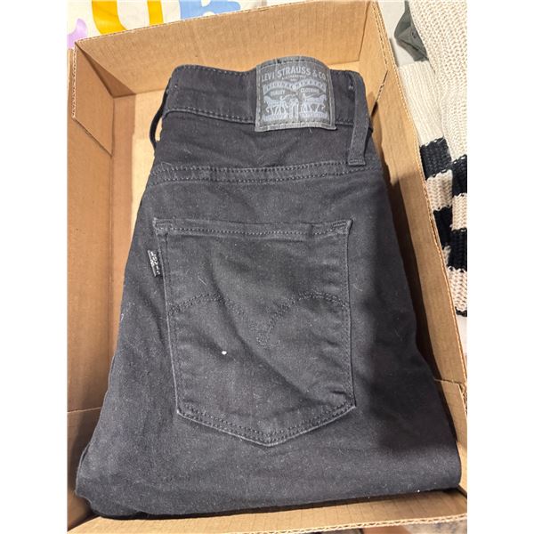 Levi's jeans size 8