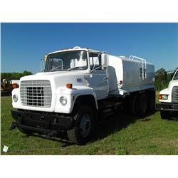 1982 FORD L8000 T/A WATER TRUCK