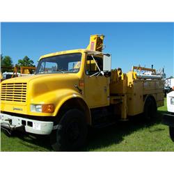 1993 IHC 4900 SERVICE TRUCK
