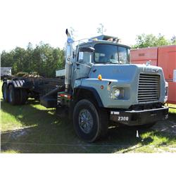 1994 MACK DM600S T/A ROLLOFF TRUCK