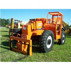 SKY TRAK 9038 REACH LIFT